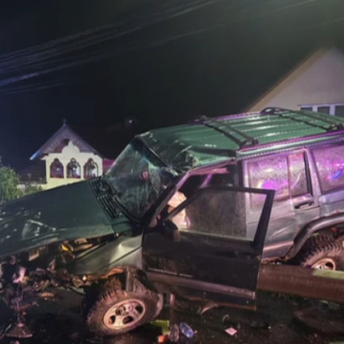 Accident grav în județul Bistrița-Năsăud: opt persoane răniți după coliziune între două mașini