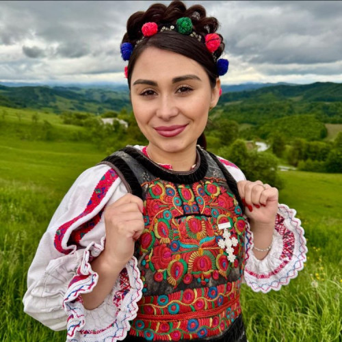 andreea ghitiu sărbătorește 26 de ani de carieră în muzică