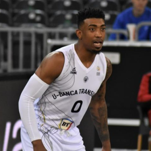 U-Banca Transilvania Cluj își consolidă lotul pentru sezonul viitor prin prelungirea contractului cu unul dintre cei mai apreciați jucători ai echipei, cubanezul Karel Guzman. Anunțul a fost făcut marți de clubul clujean.