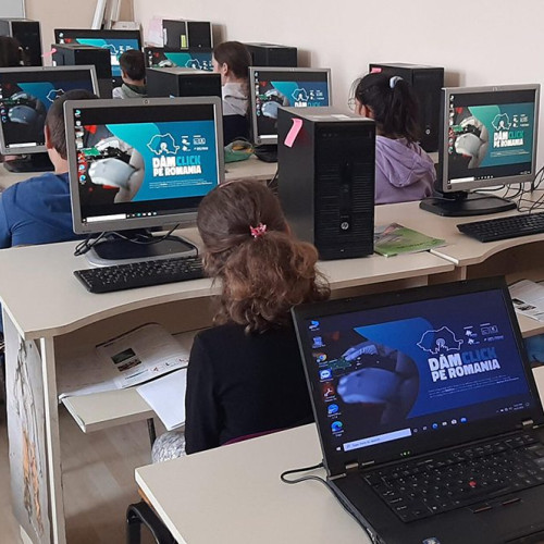 Cele mai recente câștigători ai programului „Dam Click pe România” din 2025, anunțați de Asociația Ateliere Fără Frontiere