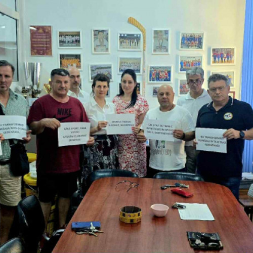antrenori și angajați ai CSM Dunărea Galați protestează împotriva măsurilor guvernamentale