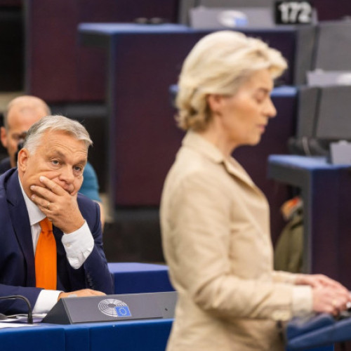 Viktor Orban, prim-ministrul Ungariei, a criticat-o dur pe Ursula von der Leyen, președinta Comisiei Europene, cu doar o zi înainte de un vot crucial în Parlamentul European pentru încrederea în conducerea acesteia. Orban a postat pe rețelele sociale o imagine cu von der Leyen ieșind dintr-un cadru roșu, insinuând simbolic plecarea sa politică, și a scris: „E timpul să pleci”.