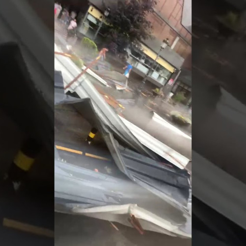 furtună extrem de violentă lovește stațiunea Sinaia și provoacă pagube și victime