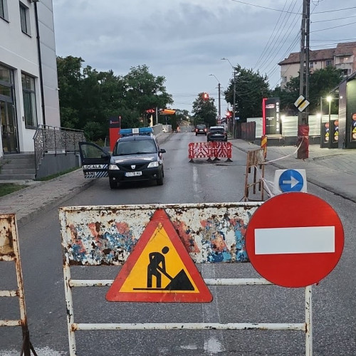 Portiune de drum din Botoșani închisă temporar pentru trafic, din cauza avariei la rețeaua de apă
