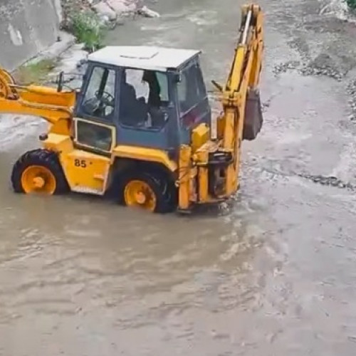 Lucrări de decolmatare în Ghimbav pentru protejarea comunității