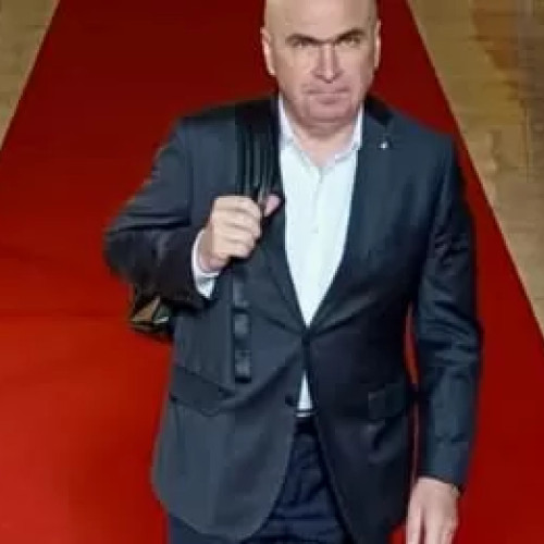 mai multe decizii ale guvernului Bolojan, semnate de premierul Ilie Bolojan și de cei cinci vicepremieri ai cabinetului, au fost publicate astăzi în Monitorul Oficial. Potrivit sursei bizbrasov.ro, aceste decizii stabilesc atribuțiile și responsabilitățile fiecărui vicepremier, în vederea îndeplinirii obiectivelor din programul de guvernare.