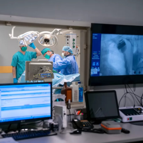 o intervenție inovatoare la spitalul clinico brașov: implantarea unui cardiostimulator fără sonde la o pacientă în vârstă