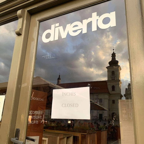 Librăria Diverta din Piața Mare din Sibiu a fost închisă recent