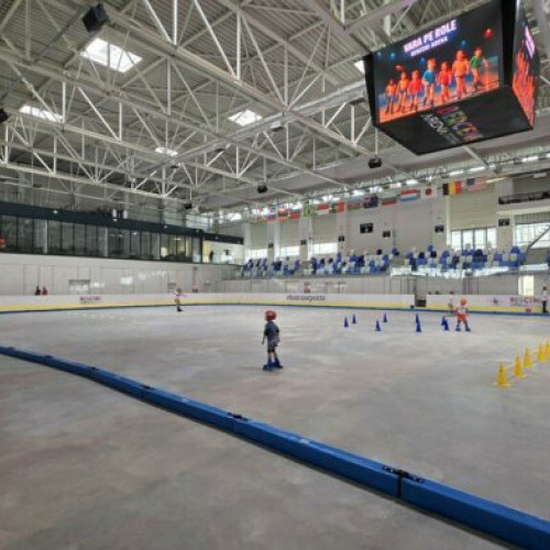 primăria sectorului 4 lansează patinoarul de vară la Berceni Arena