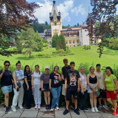 copii din sistemul de protectie fac experiente culturale si recreative in cadrul unui proiect national