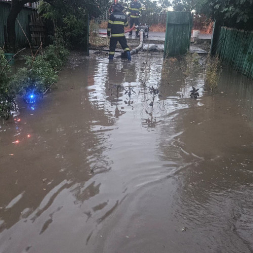 Inundații în județul Galați din cauza ploilor abundente