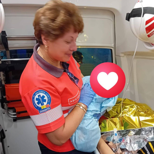 Un nou-născut s-a născut pe autospeciala de ambulanță din Dâmbovița
