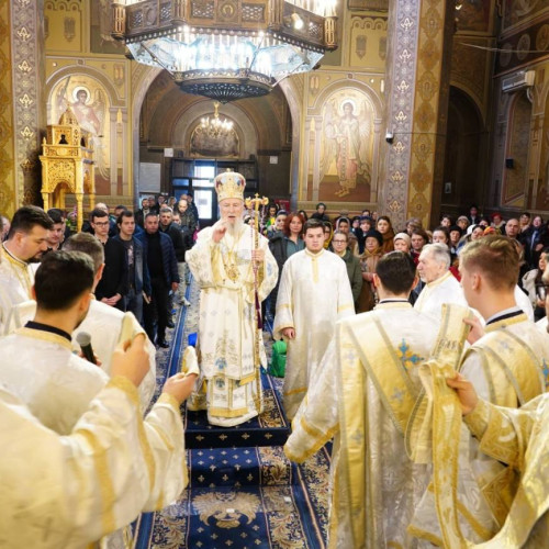 Slujba la Catedrala din Târgoviște: Darurile Aduse pentru Bucurarea Semenilor și Înțelegerea Sensului Vieții