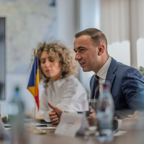 Topul salariilor nete în companiile de stat din energie, inclusiv sporul pentru femeie