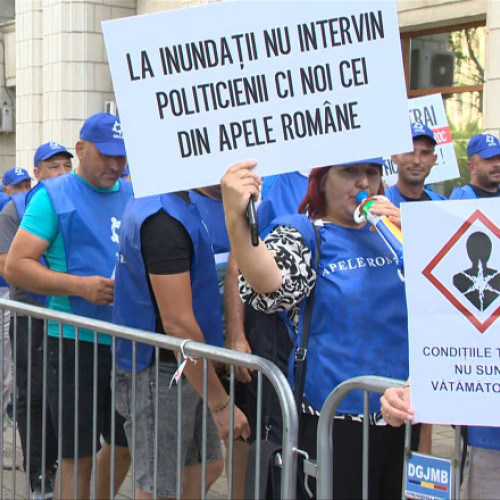 Protest al sindicaliștilor de la Apele Române în fața Ministerului Mediului