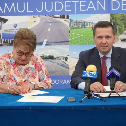 30 de proiecte pentru comunitățile dambovitene semnate în cadrul programului județean de dezvoltare locală
