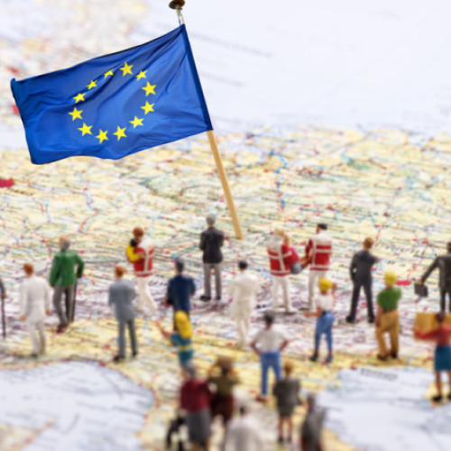 Creșterea populației în Uniunea Europeană, predominant datorată migratiei, ajunge la un nivel record de 450,4 milioane de persoane începând cu 1 ianuarie 2025, informează eurostat. Potrivit datelor, această creștere a contracarat pentru al patrulea an consecutiv declinul natural al populației, care a continuat să fie negativ din 2012. De atunci, numărul de decese a fost mai mare decât cel al născuților.