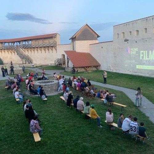 Festivalul Filme-n Dar ajunge la cea de-a cincea ediție în cetatea Feldioara
