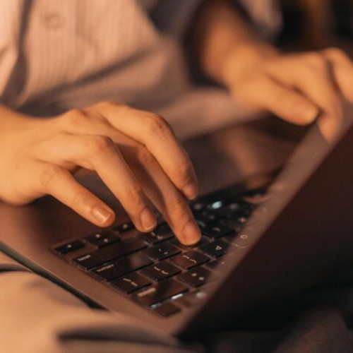 Cum să te bucuri în siguranță de jocurile online la cazino