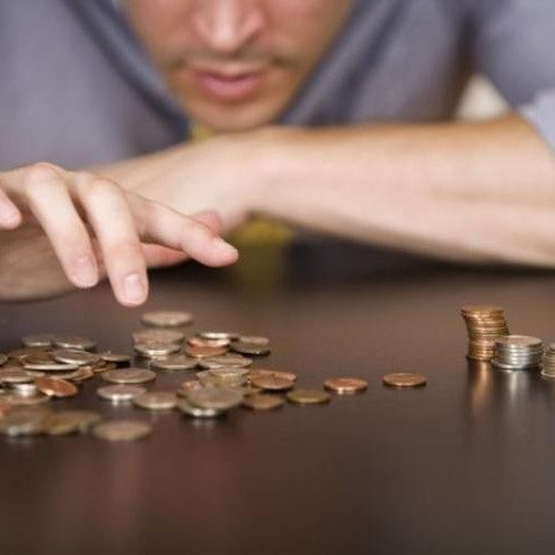 scădere a salariului mediu în mai 2025 în România