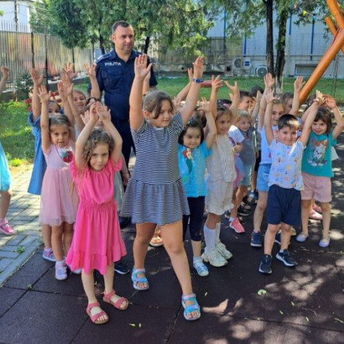 Polițiștii din Vrancea continuă campania de prevenție pe timpul verii