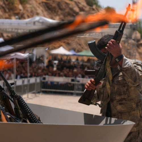 Start de dezarmare a combatantilor kurzi din PKK in Irak