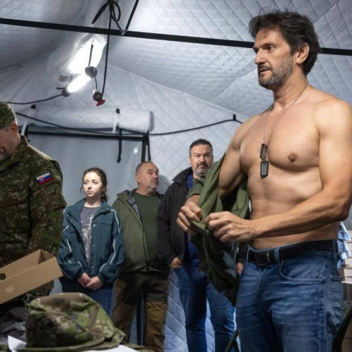 Pellegrini și Kalinak participă la antrenamente militare pentru consolidarea rezerviștilor în Slovacia