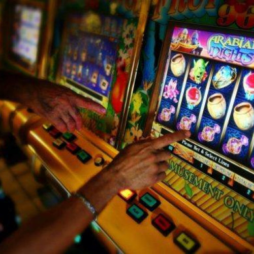 Guvernul va descentraliza autorizarea jocurilor de noroc, anunță premierul Ilie Bolojan