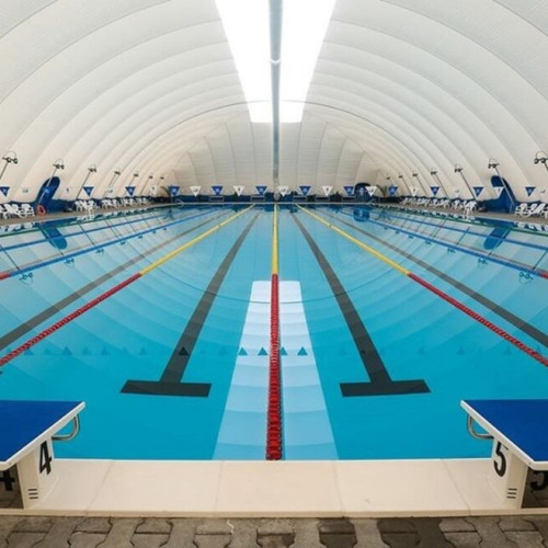 Primarul din Bistrița, Gabriel Lazany, a declarat că nu a primit nicio informare oficială despre suspendarea proiectelor de investiții în oraș, cum ar fi bazinul de înot și căminele culturale.