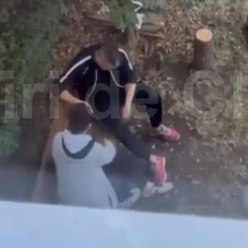 Tineri surprinși consumând substanțe interzise în curtea unui bloc din Cluj-Napoca