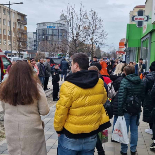 VIDEO: Bărbat căzut la Alba Iulia în fața unei farmacii