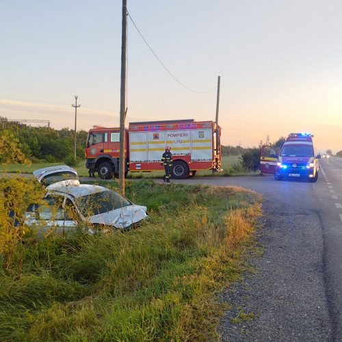 accident rutier la trifesti: doua persoane ieșite din autoturism