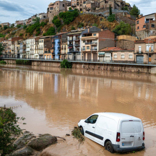 Două persoane disparute din cauza ploilor spectaculoase din Catalonia