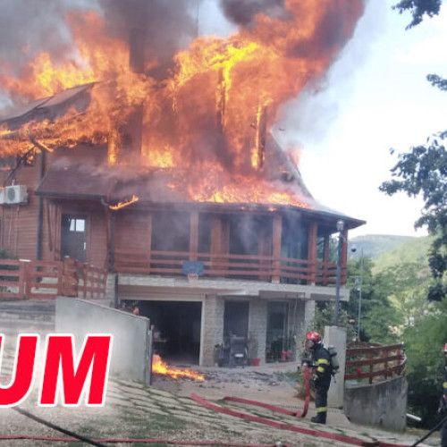 Incendiu violent într-o vilă din stațiunea Sărata Monteoru