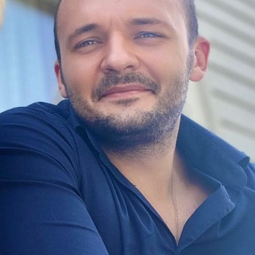 tânăr din Botoșani a început o nouă carieră în Franța ca stomatolog