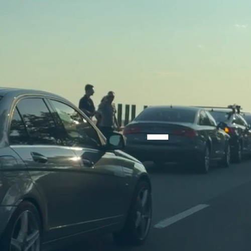 Trafic intens pe autostrada A2, circulație în coloană