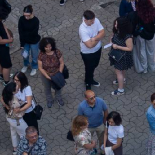 Rezultatele admiterea la universitatea de medicină din Cluj-Napoca, pentru anul 2025, au fost publicate recent, potrivit stiridecluj.ro. Universitatea de Medicină și Farmacie "Iuliu Hatieganu" a anunțat că cea mai cerută specializare a fost Medicina, cu 851 de candidați înscriși pentru 425 de locuri. Următoarele specializări cu cel mai mare interes sunt Asistența Medicală Generală, cu 386 de candidați, și Radiologia și Imagistica Medicală, cu 184 de participanți pentru doar 50 de locuri.