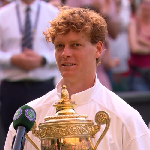 Jannik Sinner cucerește primul trofeu la Wimbledon
