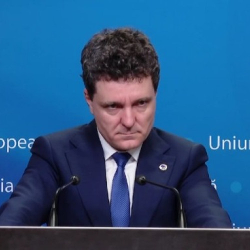 Nicusor Dan susține o conferință de presă pentru a clarifica măsurile economice și subiecte importante