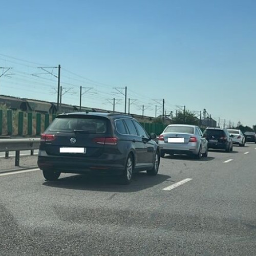 Echipaje ale Serviciului Siguranța Rutieră, în teren pentru gestionarea traficului