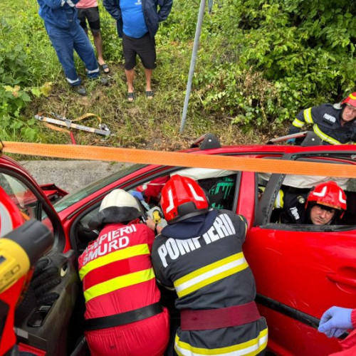 accident rutier între autoturism și microbuz în ocna șugatag