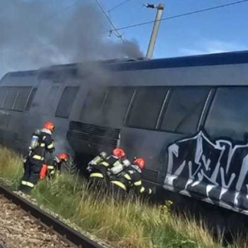 Incendiu la locomotiva unui tren în zona de intrare în Pașcani