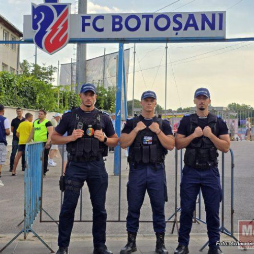 Meciul de fotbal dintre F.C. Botoșani și Farul Constanța, programat luni, 14 iulie 2025, de la ora 19:00 pe Stadionul Municipal Botoșani, marchează prima etapă a sezonului 2025-2026 al Superligii României. Organizatorii și autoritățile vor asigura măsuri stricte pentru buna desfășurare a evenimentului și siguranța spectatorilor.