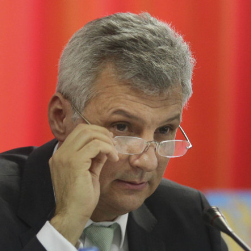 Tensiuni cresc între partidele din coaliție din cauza măsurilor fiscale pregătite de guvernul Bolojan