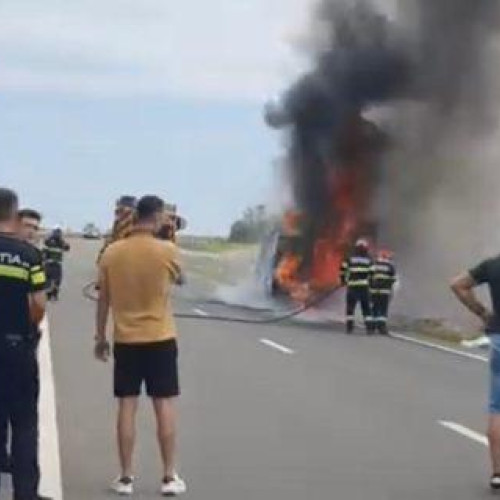 microbuz în flăcări pe DN 29 D, la ieșirea din truşeşti spre ștefănești