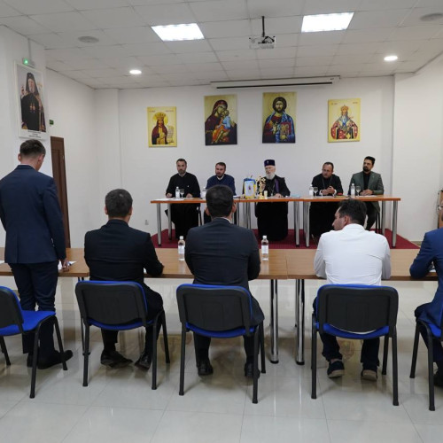 Examen de capacitate preotească la Arhiepiscopia Târgoviște, sub îndrumarea Înaltpreasfințitului Nifon