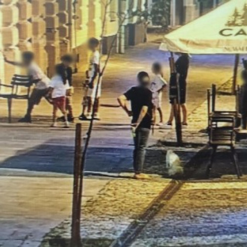 incident la centrul istoric din botosani: copii filmează și distrug spații publice