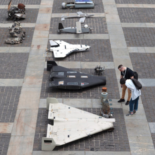 rusia își crește capacitatea de a produce arme, desi este supusă sancțiunilor occidentale, datorită componentelor chinezești