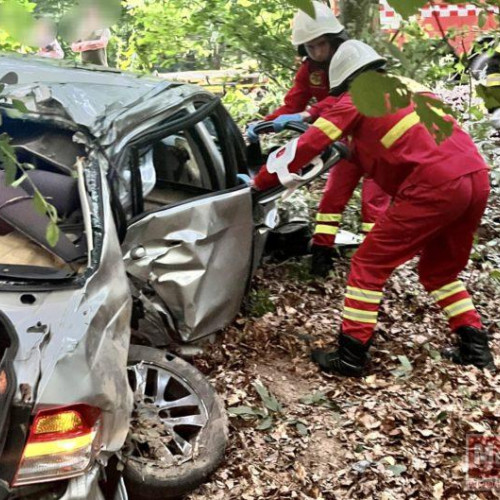 Accident grav între Cristinesti și Baranca: doi tineri răniți