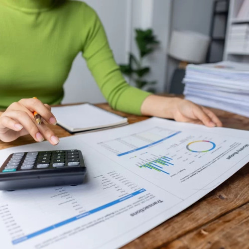 Pița de amanet și microcredite din Iași înregistrează creșteri ale profitului, în ciuda scăderii cifrei de afaceri